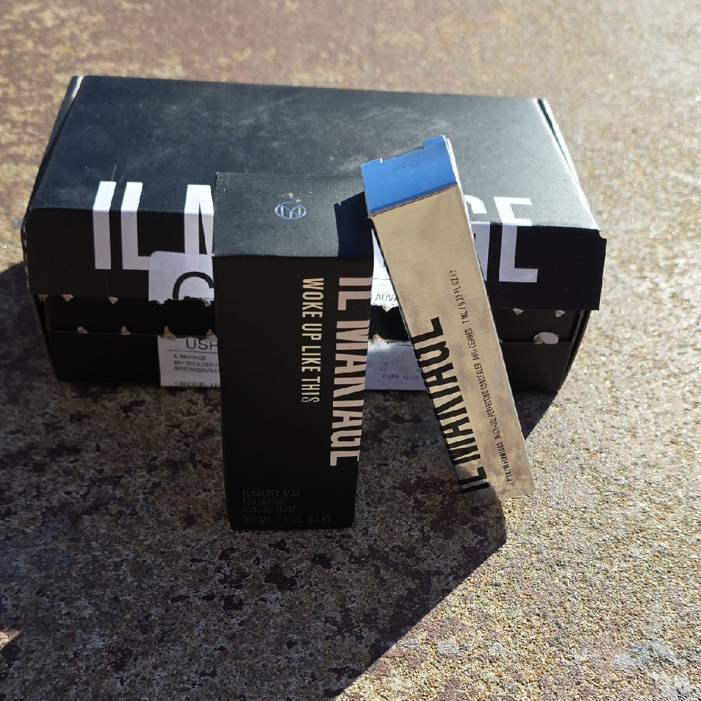IL MAKIAGE Black and Silver Makeup Duo